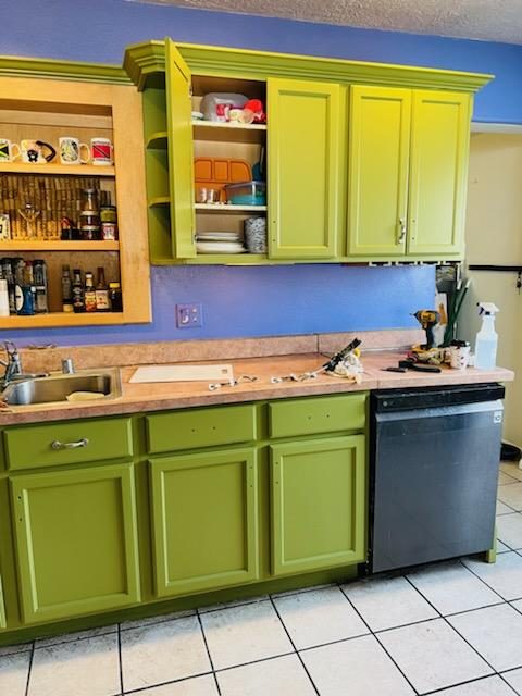 green kitchen cabinets alternate view Preview Image 2