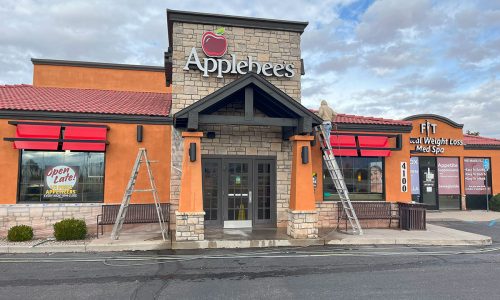 Applebee's Exterior (During)