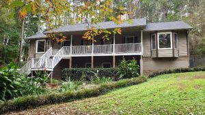 photo of brick home in alpharetta before being repainted