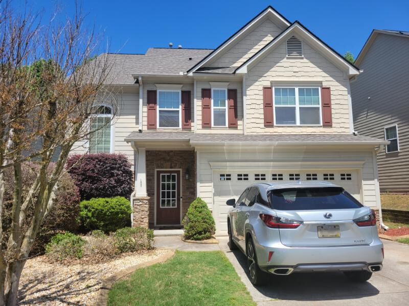 photo of front of home in woodstock ga before painting