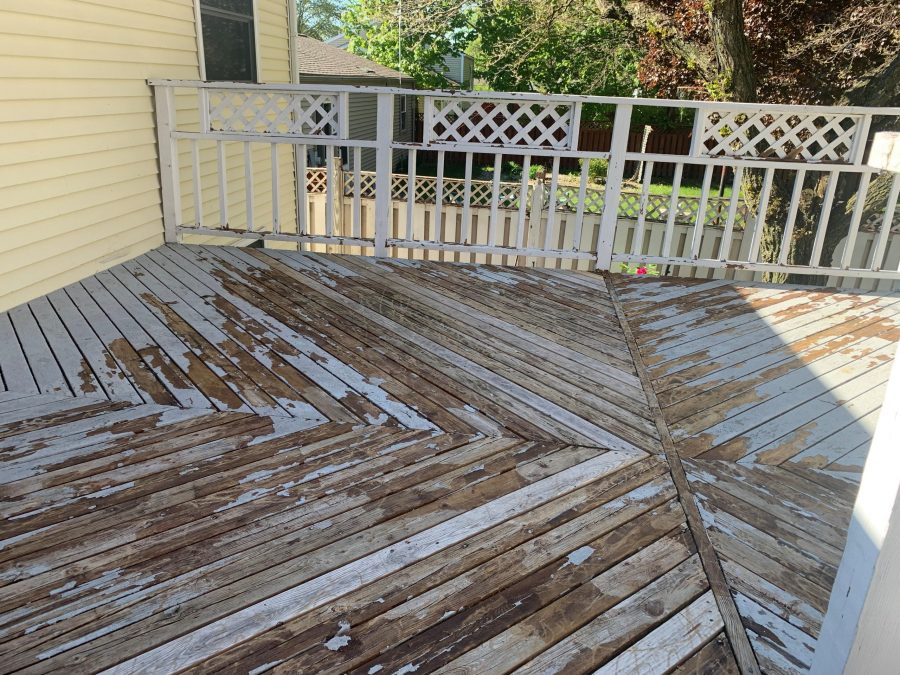 Before painting, this deck needed to be sanded. Preview Image 2