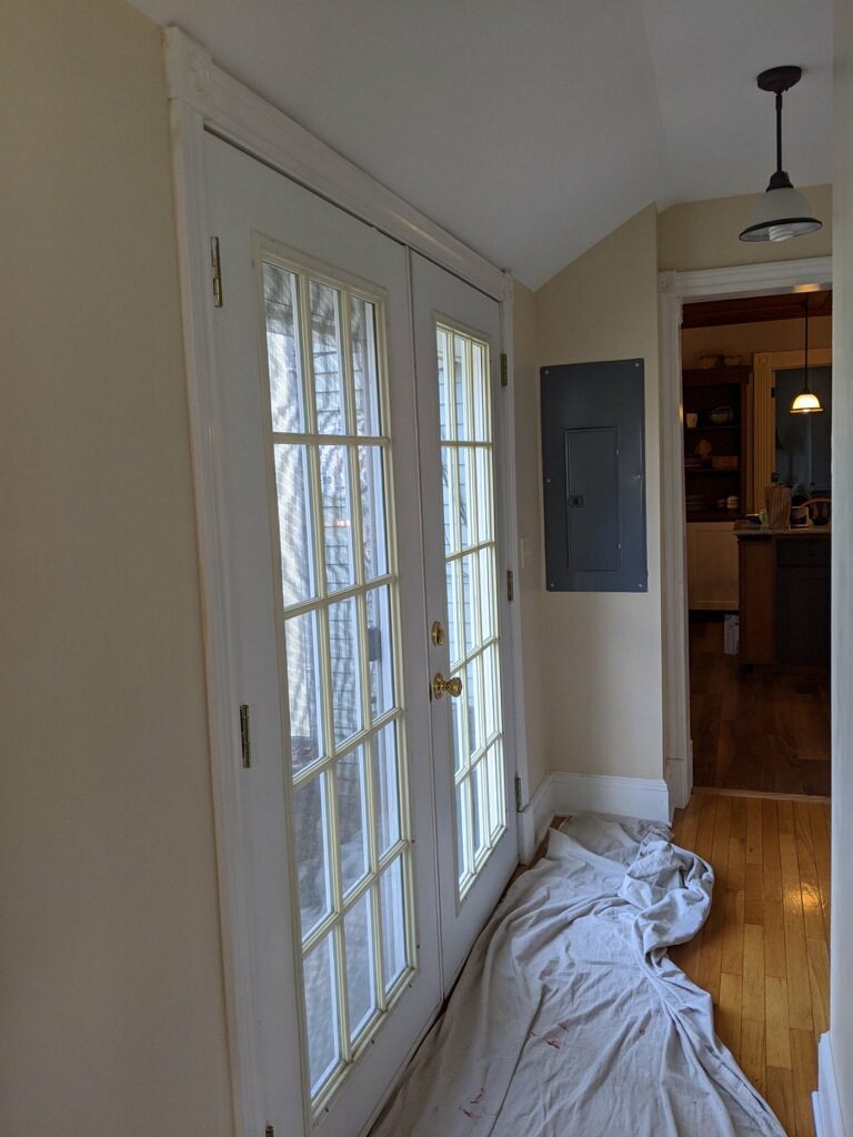 Main living areas repainted for a brighter look. Preview Image 1