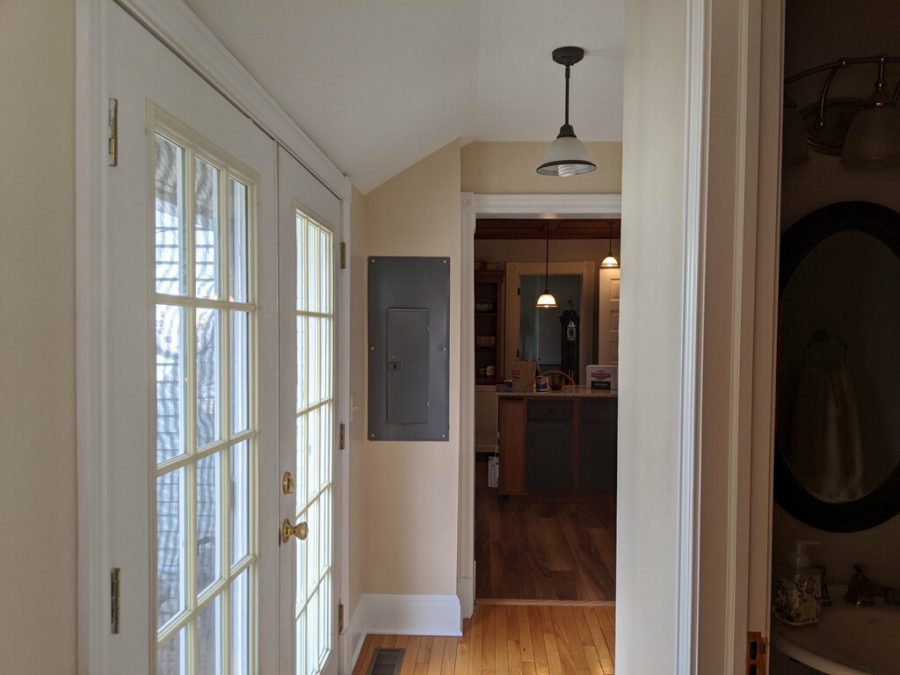 Main living areas repainted for a brighter look. Preview Image 4