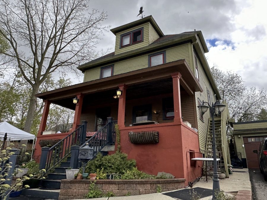 bed and breakfast home exterior before paint update Preview Image 5