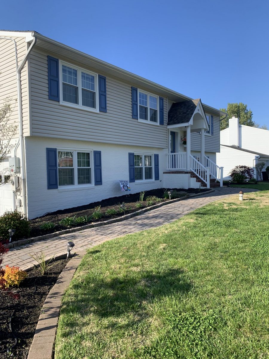 Front angle of composite siding project Preview Image 1