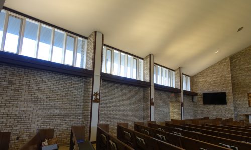 Side view of the ceiling