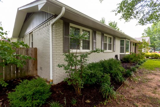 brick house painting