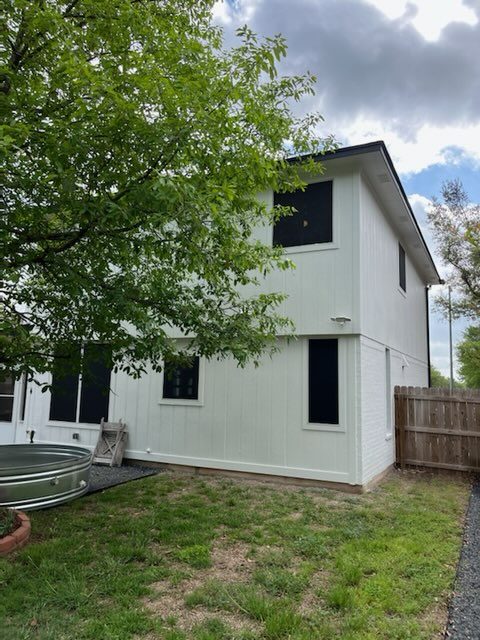 Side View of Exterior Painting Preview Image 1