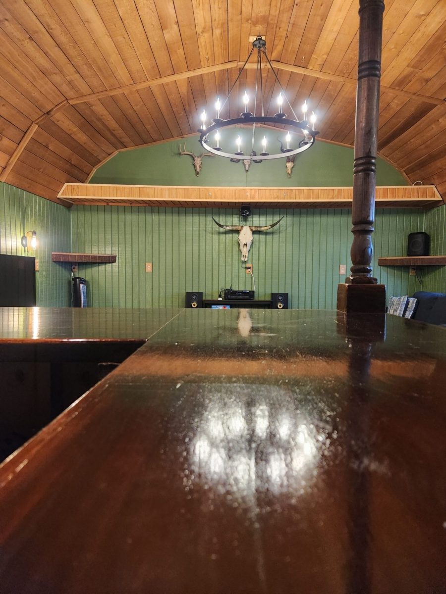 Other Side of Interior Bar Preview Image 2