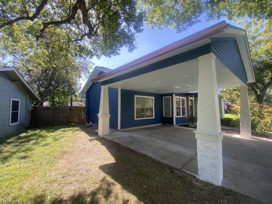 driveway and portico with blue siding Preview Image 3