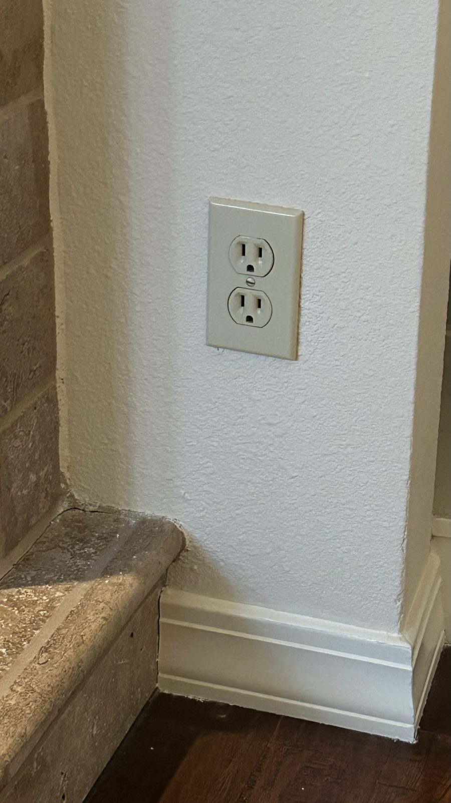 white wall and electrical outlet Preview Image 4