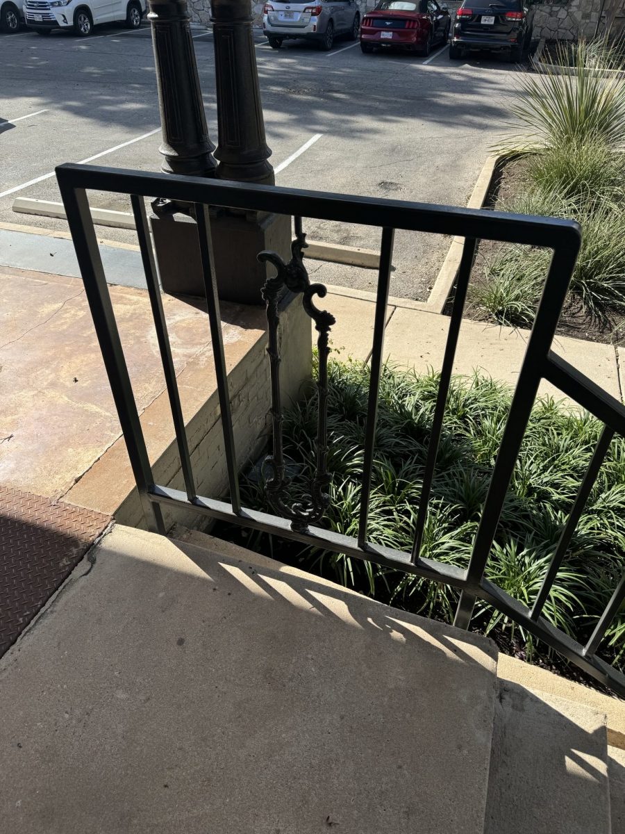 Retail Shopping Center Exterior Painting Preview Image 10