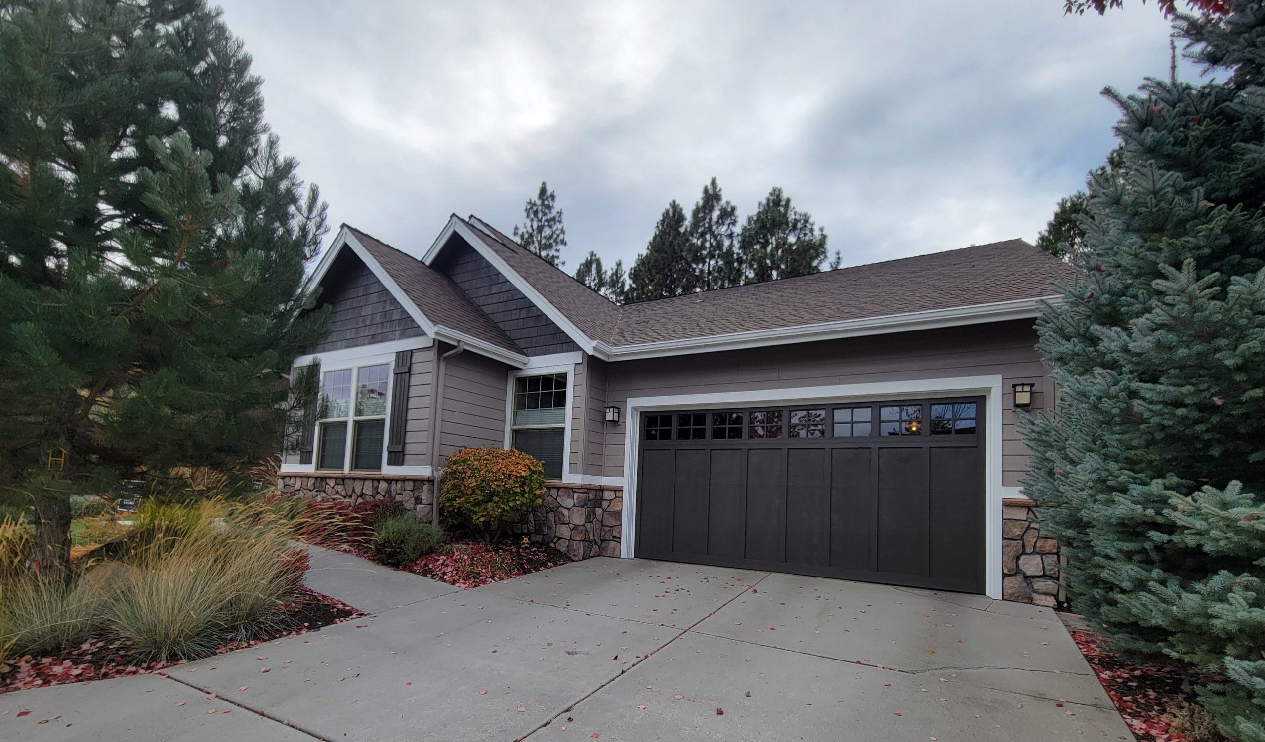 repainted garage door in redmond oregon