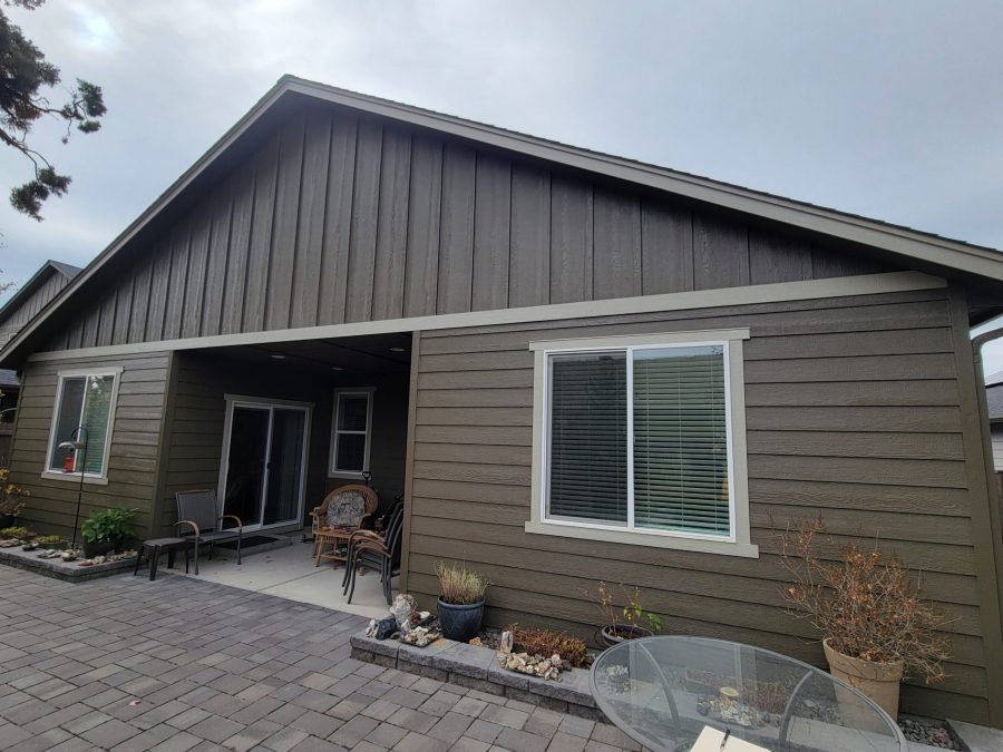 Front of Single Family House painting in Redmond, OR Preview Image 3