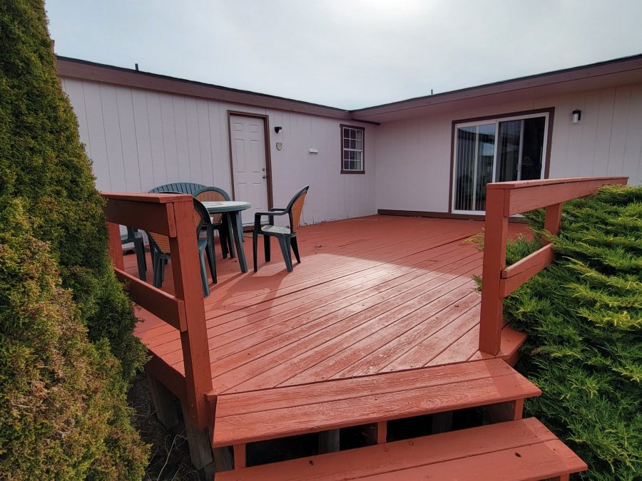 Photo of deck area behind home being repainted in Powell Butt, Oregon Preview Image 4