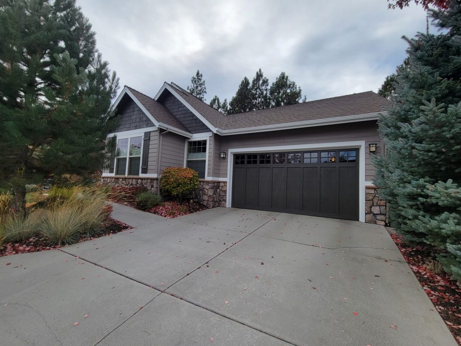 repainted-exterior-of-a-home-in-redmond-or Preview Image 2