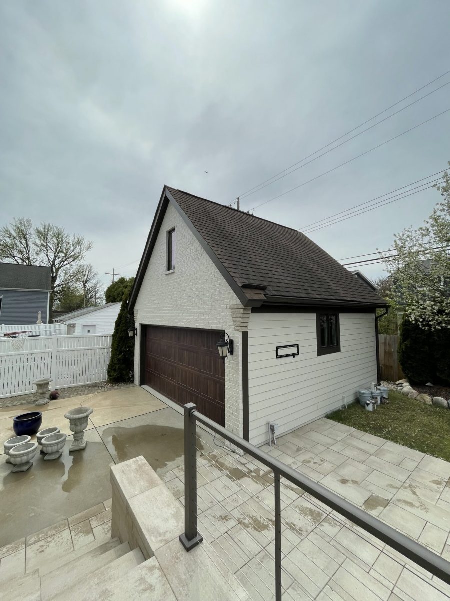 Garage Front Right Preview Image 11