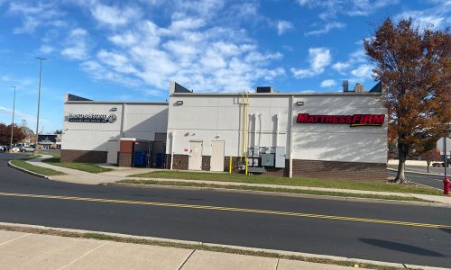 Side Exterior (Alt View)