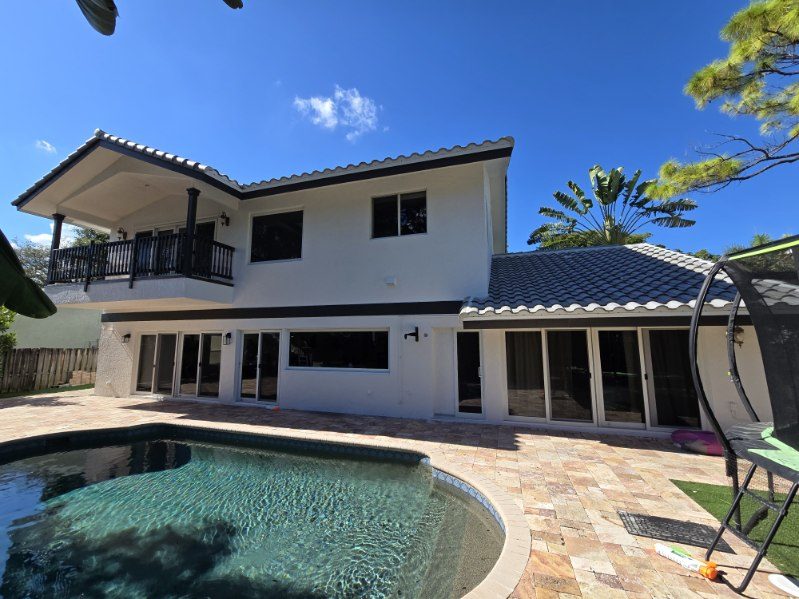 white and black Boca Raton Preview Image 2