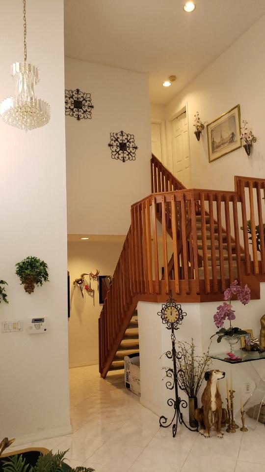 wood staircase banister Preview Image 3