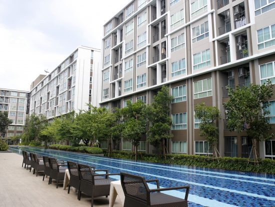 commercial multifamily building