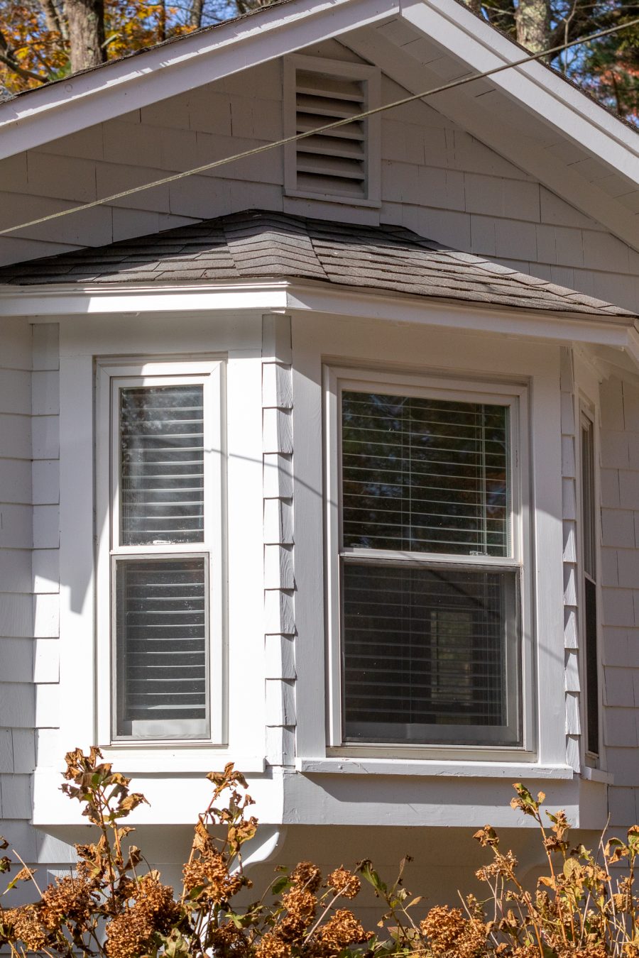 Bay window with white painted trim Preview Image 4