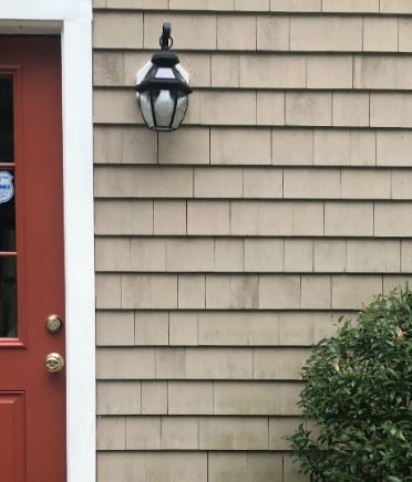 pembroke home with shingles