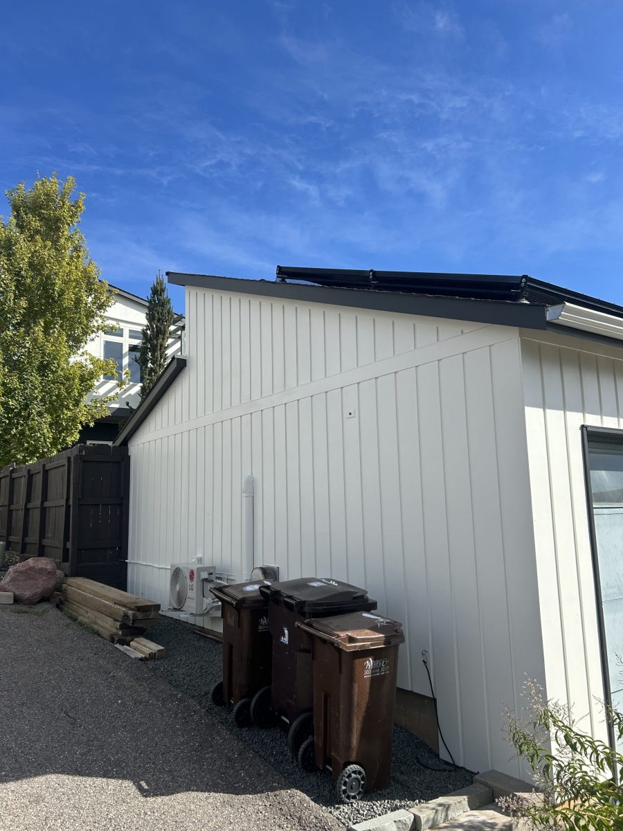 white and black painted garage exterior Preview Image 8
