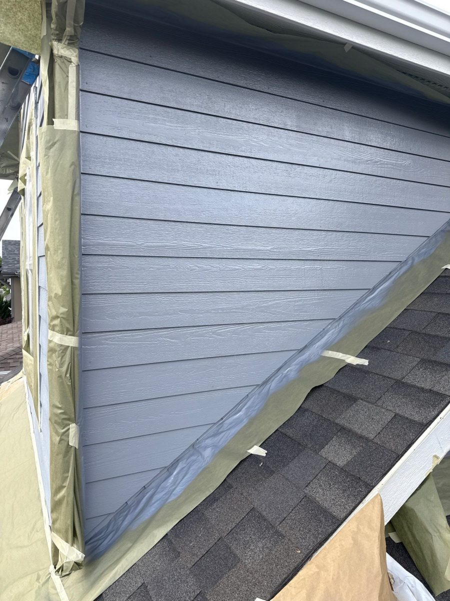 house siding with protective covering on trim Preview Image 4