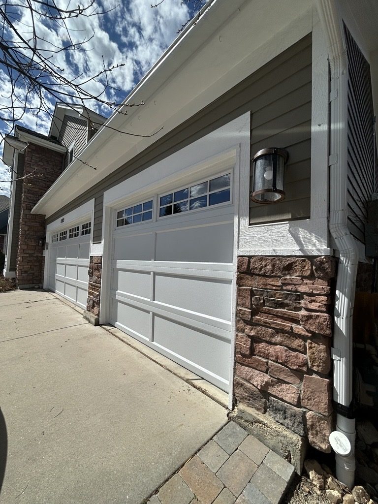 garage side of painted home exterior Preview Image 4