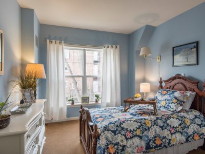 Assisted Living Facility Bedroom in Ardmore