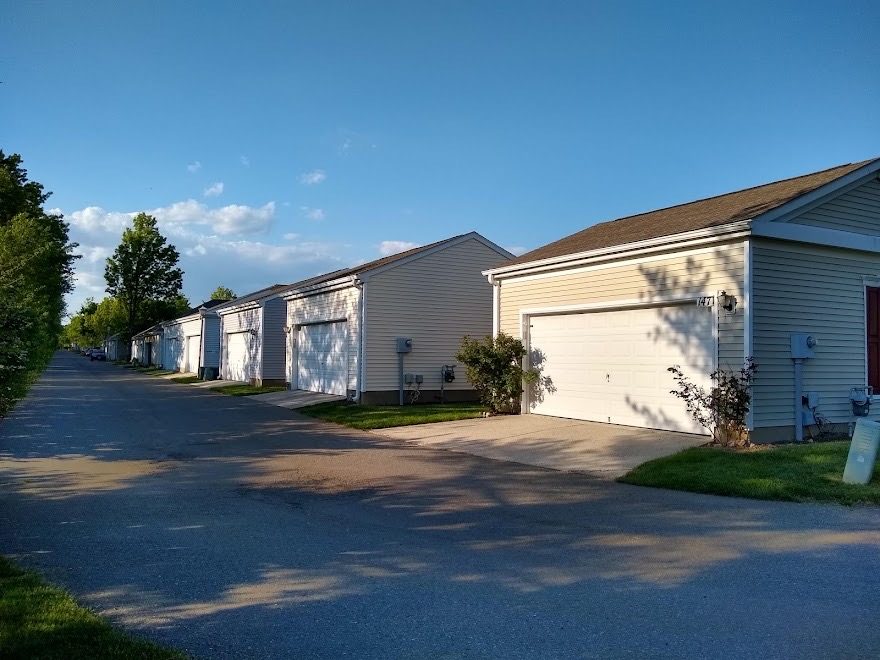 hoa garage doors painting Preview Image 4