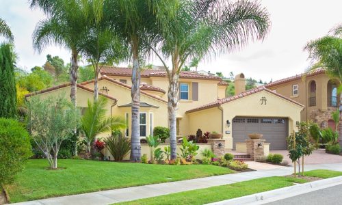 An exterior that ties Into the landscaping