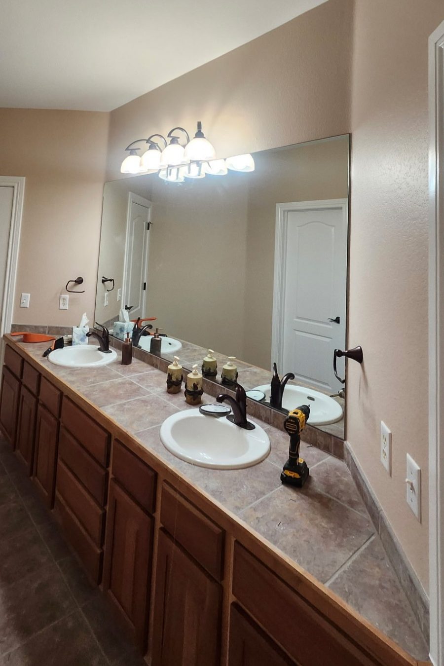 painted home interior bathroom Preview Image 2