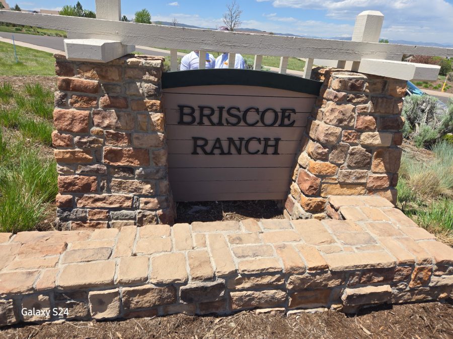 hoa community sign after cleaning and paint retouch Preview Image 4