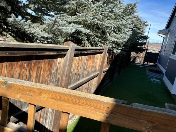 aged wooden fence Preview Image 4