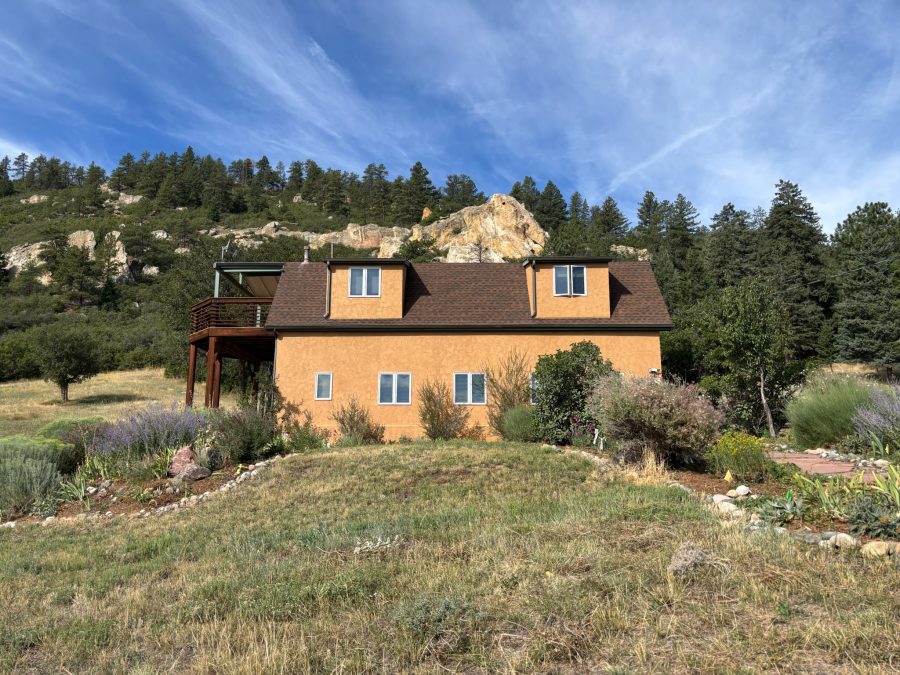 painted exterior of stucco house Preview Image 6