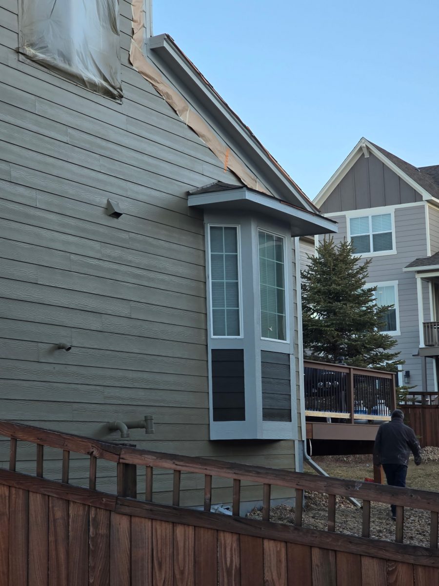 exterior side of house before painting Preview Image 4