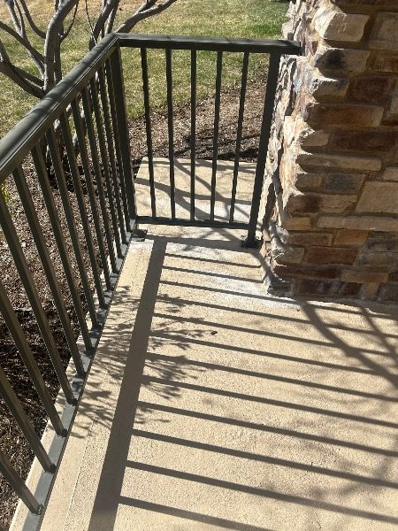 home patio with metal railing Preview Image 6