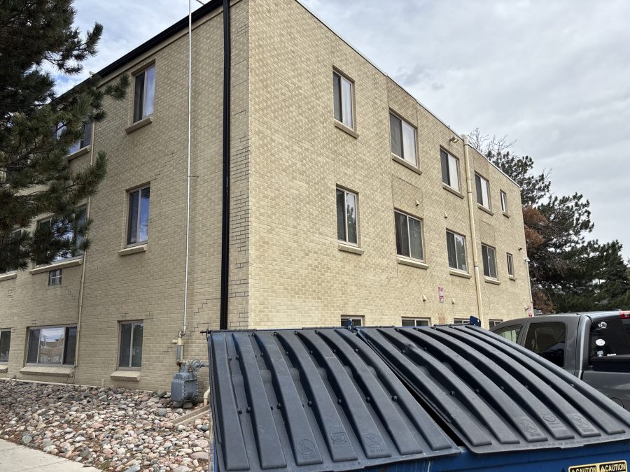 multi-unit housing buidling exterior before repaint Preview Image 11