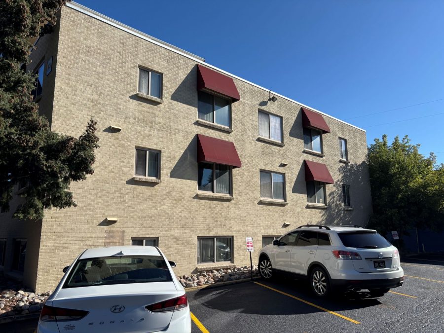 multi-unit housing buidling exterior before repaint Preview Image 9