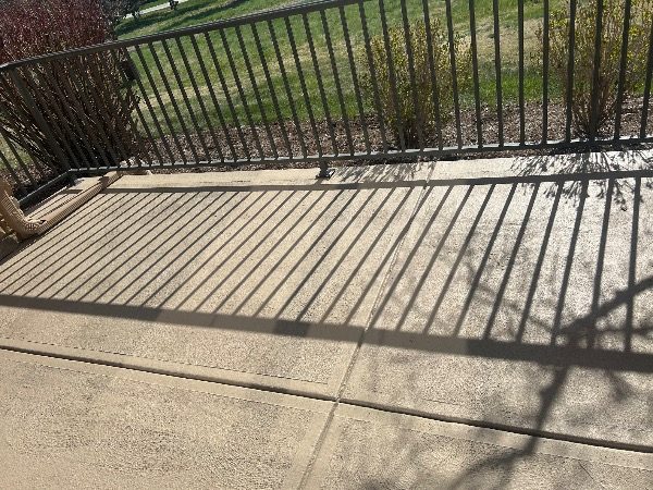 home patio with metal railing Preview Image 5