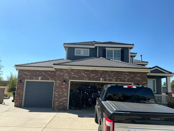 front driveway and garage of home Preview Image 5