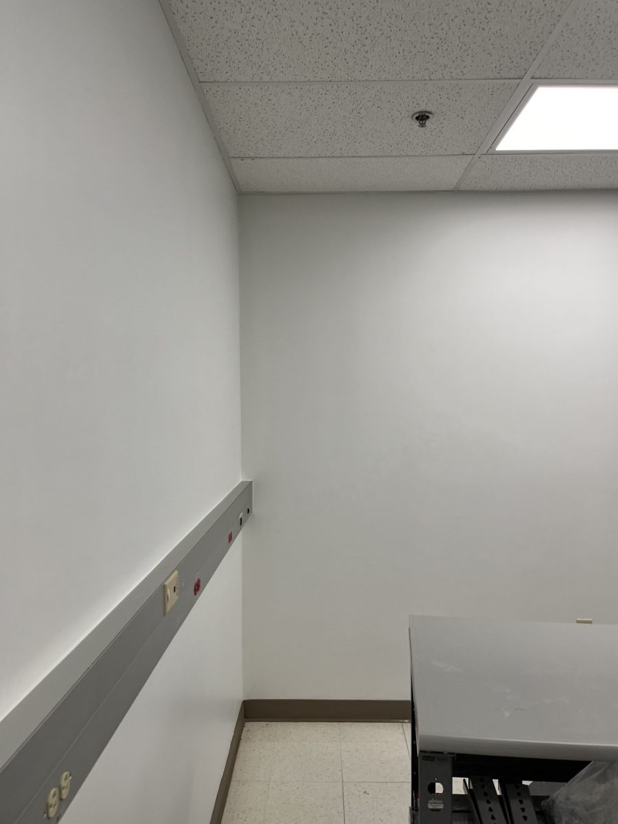 white painted wall Preview Image 3