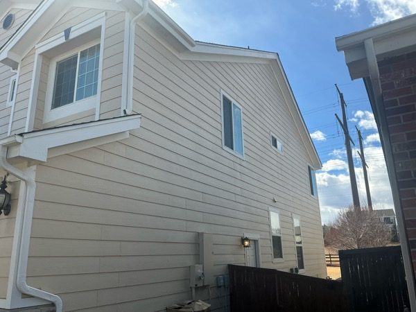 weathered tan siding of house Preview Image 7