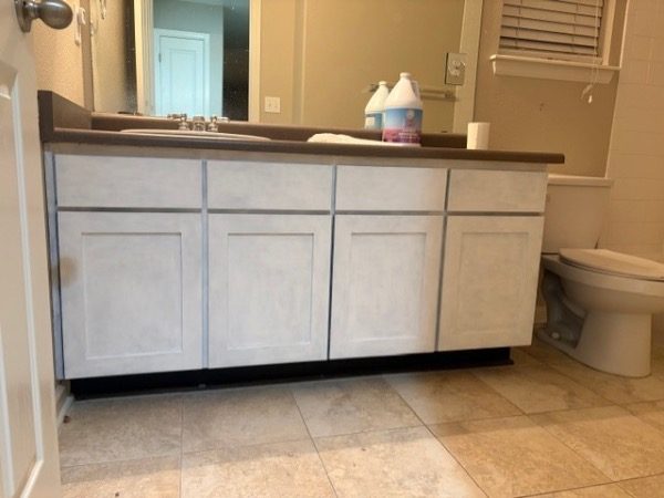 bathroom cabinet before repaint Preview Image 14