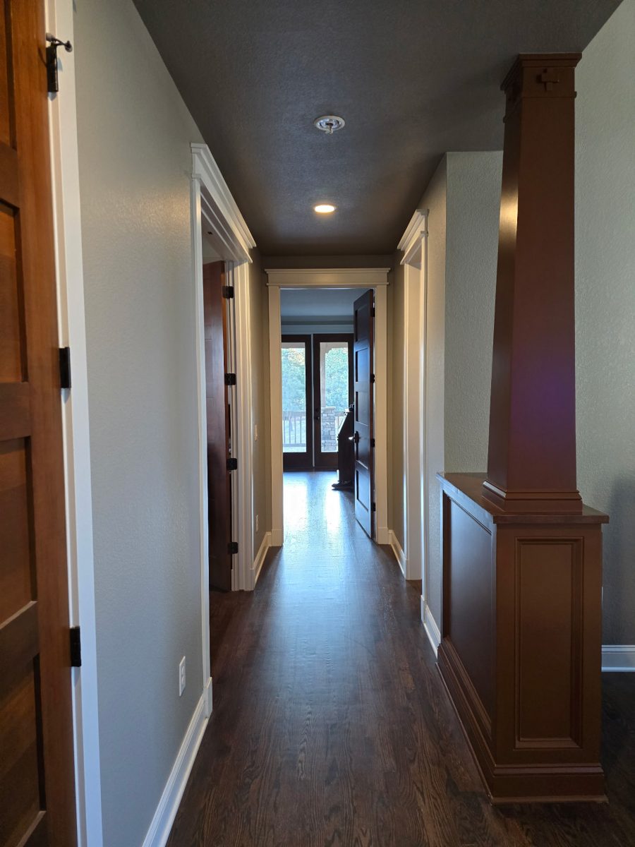 hallway in house Preview Image 7