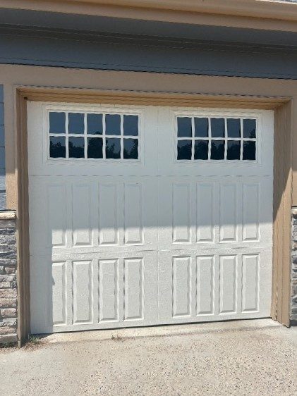white garage door Preview Image 2