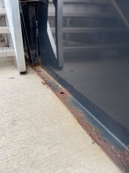 rusted metal generator and fulel tank Preview Image 6