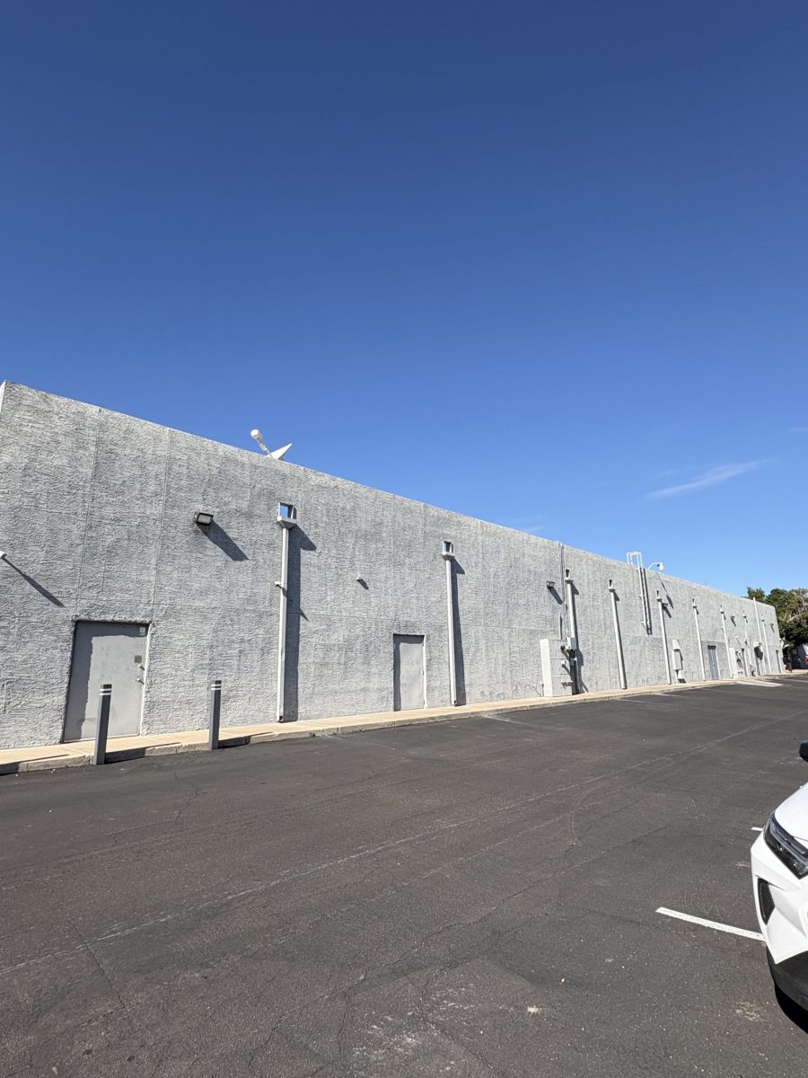 shopping center building before repaint Preview Image 8